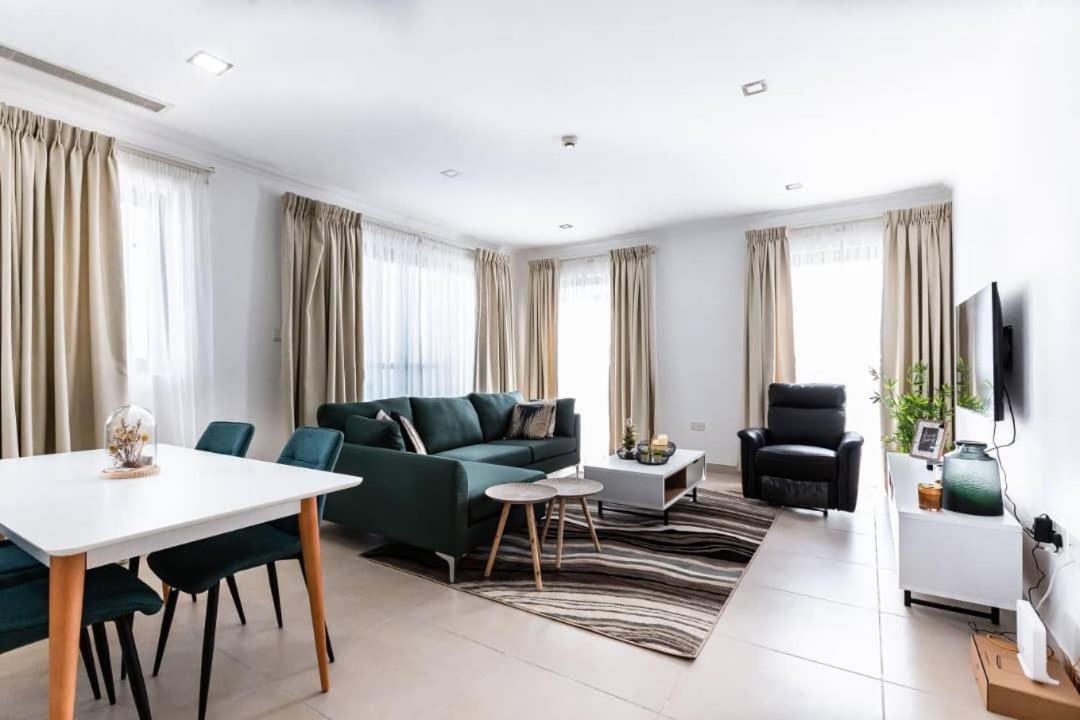 Amazing 2 Bedroom Room Space Available 阿克拉 外观 照片